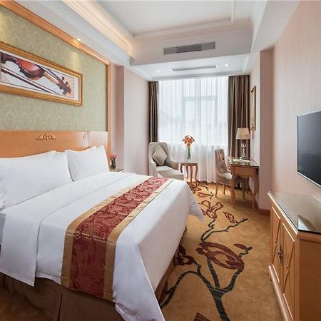Vienna Hotel Tianbao Road Σενζέν Εξωτερικό φωτογραφία